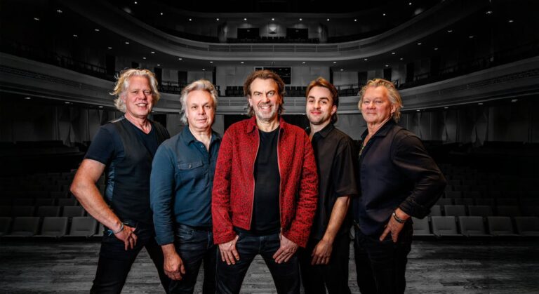 Coming on Strong – Onze Earring — muziek in Barneveld